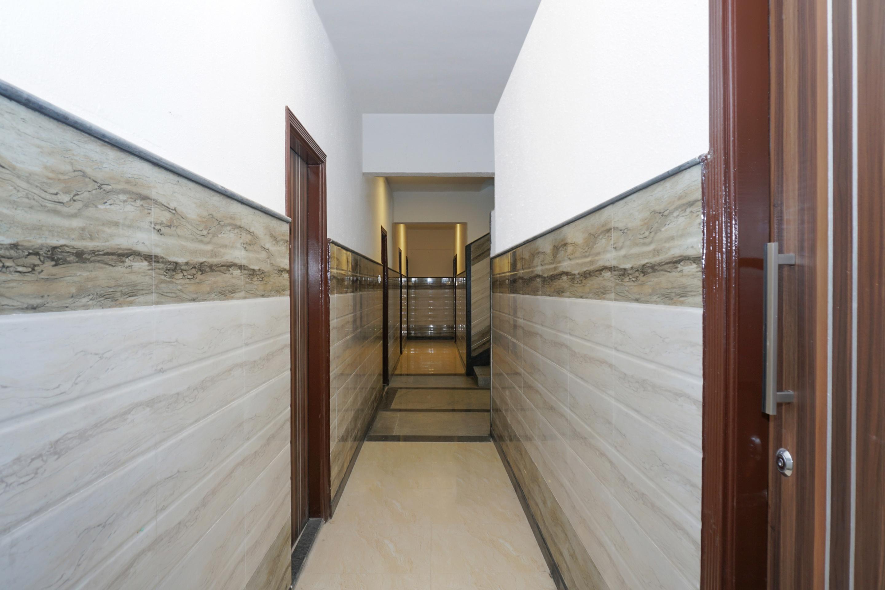 Super Hotel O Hare Rama Guest House نيودلهي المظهر الخارجي الصورة
