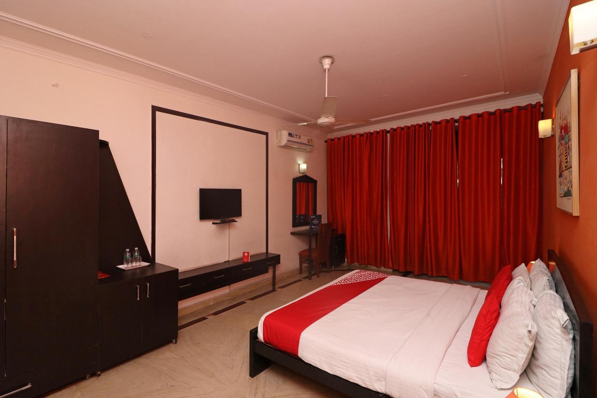 Super Hotel O Hare Rama Guest House نيودلهي المظهر الخارجي الصورة